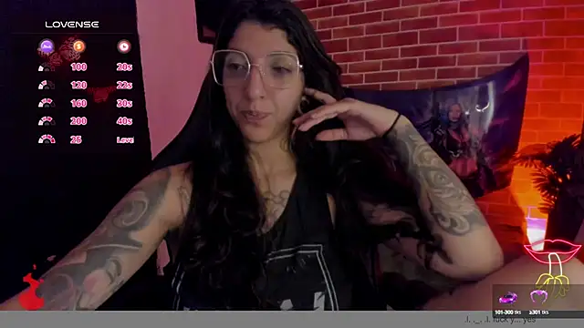 Snapshot of marlenna chatting on 09/28/25, 01:38 marlenna online show from 09/28/25, 01:38