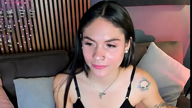 Snapshot of Gaby_Ferrer chatting on 10/07/25, 02:03 Gaby Ferrer online show from 10/07/25, 02:03