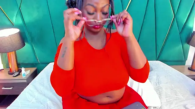 Snapshot of Tamara_Myller chatting on 03/20/25, 03:36 Tamara Myller online show from 03/20/25, 03:36