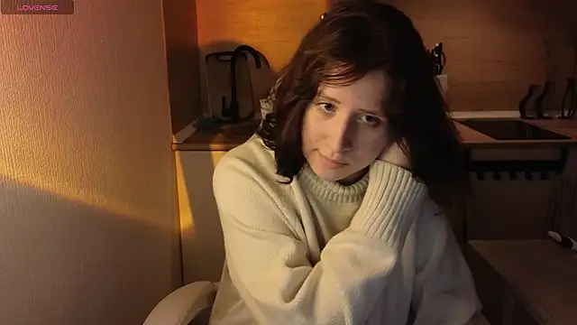 Snapshot of whatamarrie chatting on 12/27/24, 09:00 whatamarrie online show from 12/27/24, 09:00