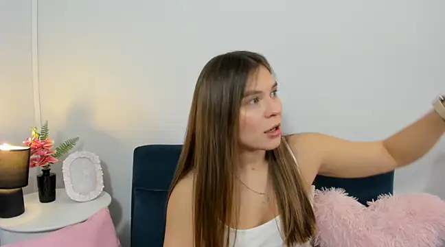 Snapshot of CamilaAmazing chatting on 02/06/25, 09:17 CamilaAmazing online show from 02/06/25, 09:17