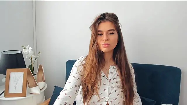 Snapshot of CamilaAmazing chatting on 10/13/25, 10:59 CamilaAmazing online show from 10/13/25, 10:59
