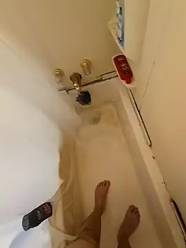 Snapshot of deanbean22 chatting on 01/06/25, 10:05 deanbean22 online show from 01/06/25, 10:05