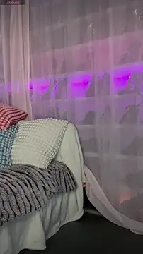 baobaomiqi linger online show from 10/11/25, 04:38