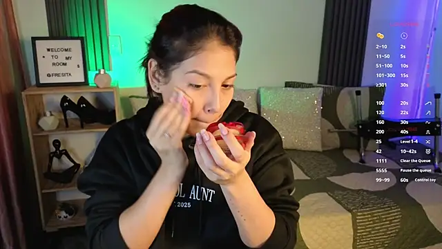 Fresita Rosita online show from 11/18/25, 12:31