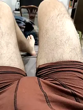 Snapshot of LeoSubLifestyle4You chatting on 12/18/24, 06:35 LeoSubLifestyle4You online show from 12/18/24, 06:35