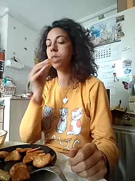 Snapshot of naughty69curls chatting on 10/01/25, 12:33 naughty69curls online show from 10/01/25, 12:33