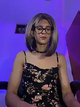 thalia dyson online show from 09/18/25, 03:41