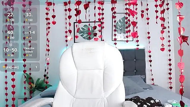 Snapshot of mia_collens chatting on 02/12/25, 02:24 mia collens online show from 02/12/25, 02:24