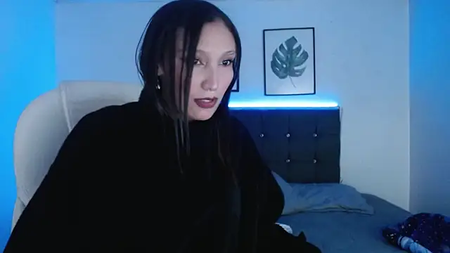 Snapshot of mia_collens chatting on 09/19/25, 02:46 mia collens online show from 09/19/25, 02:46