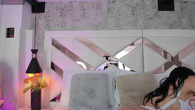 yessica monteiro online show from 01/16/25, 12:53