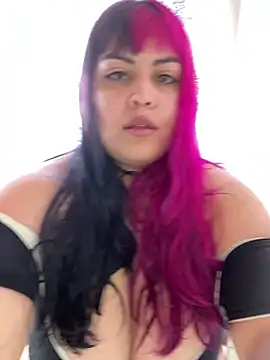 Snapshot of Pinky-Flower chatting on 01/17/25, 07:49 Pinky-Flower online show from 01/17/25, 07:49