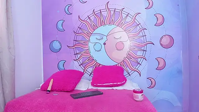 Mariana 16  online show from 10/18/25, 02:40