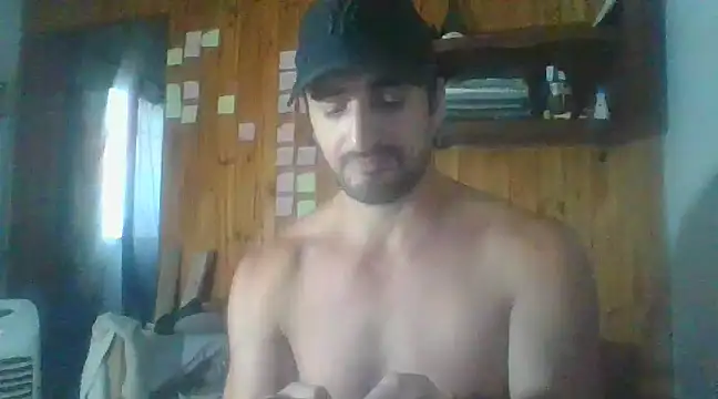 Snapshot of italianbighorse22 chatting on 01/01/25, 08:26 italianbighorse22 online show from 01/01/25, 08:26