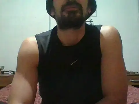 italianbighorse22 online show from 11/23/25, 06:24