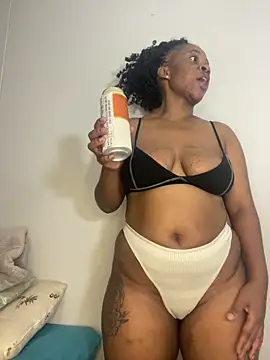 Snapshot of beverlyxxxx chatting on 03/22/25, 02:58 beverlyxxxx online show from 03/22/25, 02:58