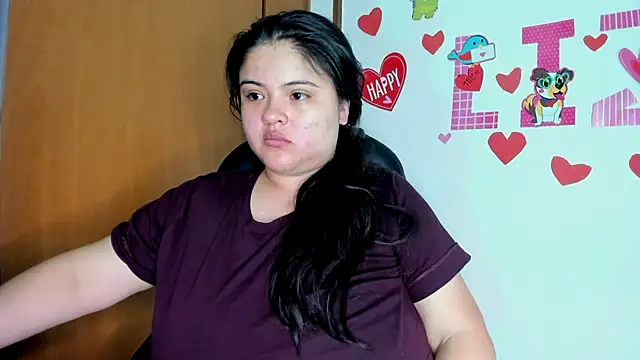 Snapshot of lizzie_c chatting on 02/17/25, 11:20 lizzie c online show from 02/17/25, 11:20