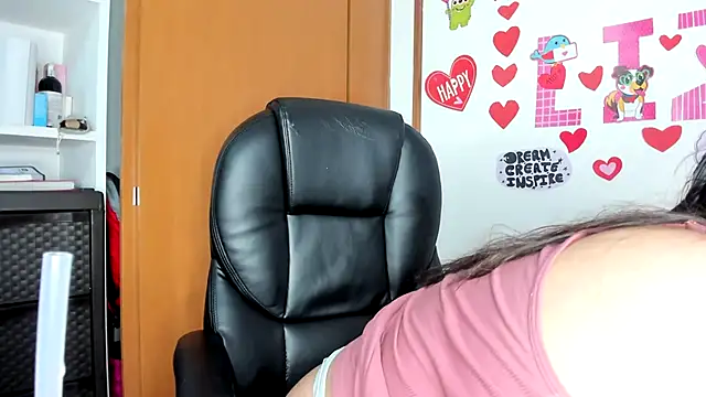 Snapshot of lizzie_c chatting on 03/02/25, 02:08 lizzie c online show from 03/02/25, 02:08