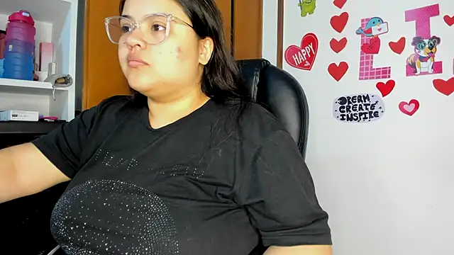 Snapshot of lizzie_c chatting on 03/08/25, 11:39 lizzie c online show from 03/08/25, 11:39