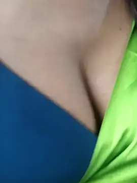 Snapshot of Mee_Neeharika chatting on 12/25/24, 09:43 Mee Neeharika online show from 12/25/24, 09:43