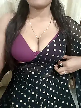 Snapshot of Mee_Neeharika chatting on 02/09/25, 06:37 Mee Neeharika online show from 02/09/25, 06:37