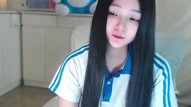 xiao-xiao-D online show from 01/06/25, 12:02