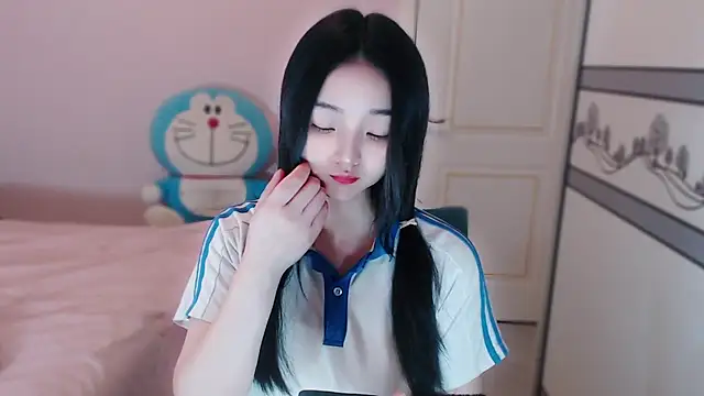 Snapshot of xiao-xiao-D chatting on 10/11/25, 02:33 xiao-xiao-D online show from 10/11/25, 02:33