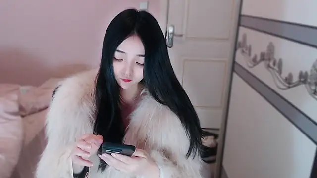 Snapshot of xiao-xiao-D chatting on 10/24/25, 09:17 xiao-xiao-D online show from 10/24/25, 09:17