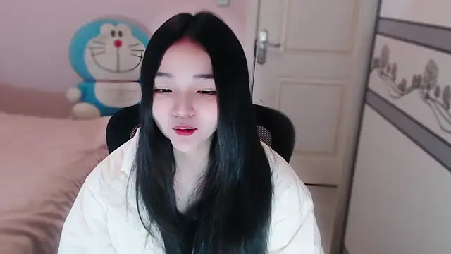 Snapshot of xiao-xiao-D chatting on 10/27/25, 09:24 xiao-xiao-D online show from 10/27/25, 09:24