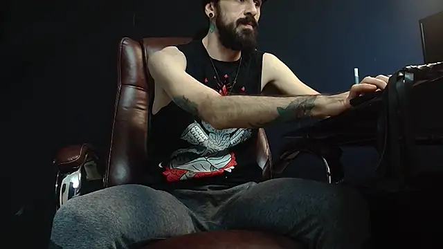 Snapshot of AxelColton chatting on 01/13/25, 12:24 AxelColton online show from 01/13/25, 12:24
