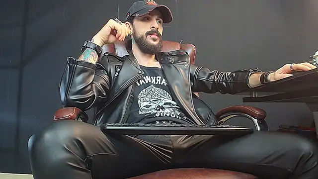 Snapshot of AxelColton chatting on 01/23/25, 03:37 AxelColton online show from 01/23/25, 03:37