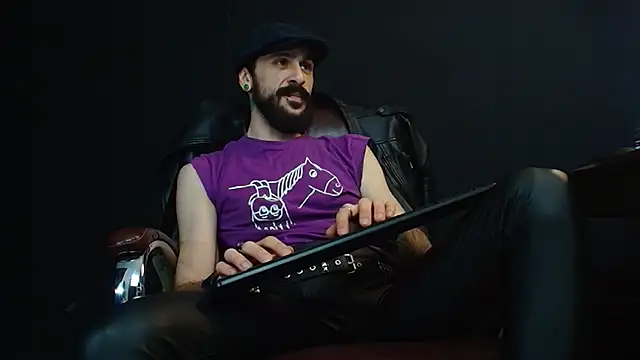 Snapshot of AxelColton chatting on 01/23/25, 06:39 AxelColton online show from 01/23/25, 06:39