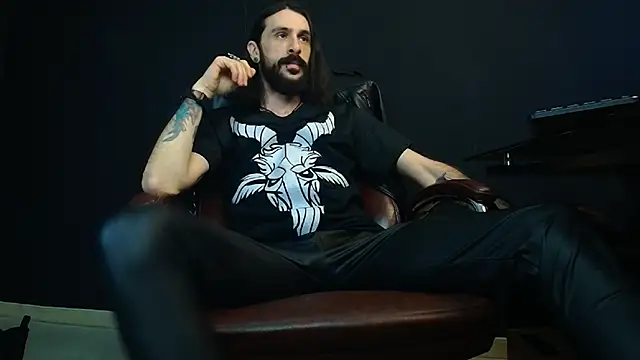 Snapshot of AxelColton chatting on 01/24/25, 11:15 AxelColton online show from 01/24/25, 11:15