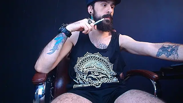 Snapshot of AxelColton chatting on 03/09/25, 05:44 AxelColton online show from 03/09/25, 05:44