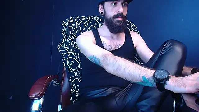 Snapshot of AxelColton chatting on 03/12/25, 12:47 AxelColton online show from 03/12/25, 12:47