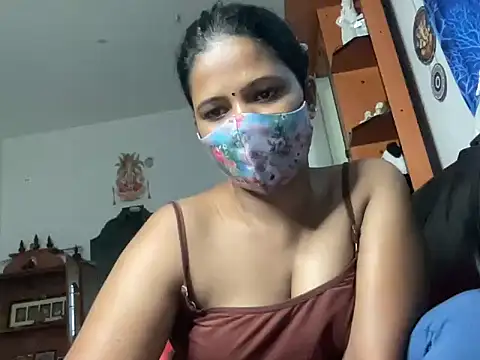 Tamil Sanjana  online show from 10/31/25, 01:17