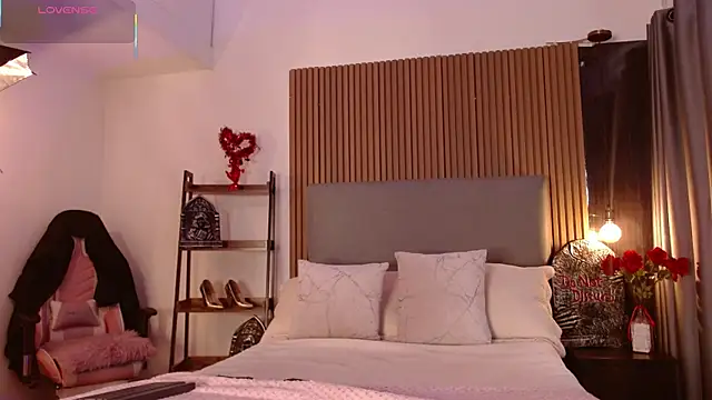 Sienna Blake  online show from 10/14/25, 08:31