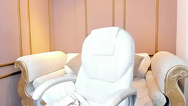 PerlaPreciosa online show from 11/12/25, 04:02