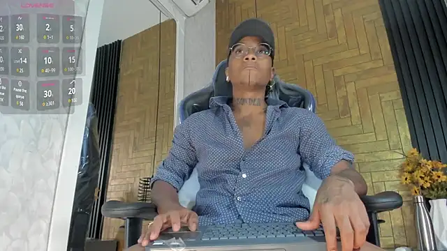 Snapshot of JhonyMiller_ chatting on 01/16/25, 08:25 JhonyMiller online show from 01/16/25, 08:25