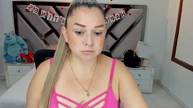 Snapshot of natalia5560 chatting on 09/23/25, 12:08 natalia5560 online show from 09/23/25, 12:08