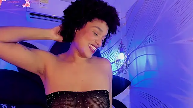 Snapshot of loladupont chatting on 01/30/25, 11:33 loladupont online show from 01/30/25, 11:33