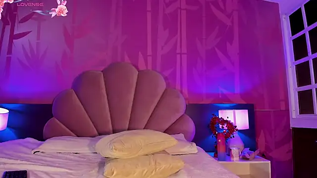 Snapshot of loladupont chatting on 02/15/25, 02:44 loladupont online show from 02/15/25, 02:44