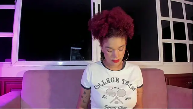 Snapshot of loladupont chatting on 09/12/25, 03:06 loladupont online show from 09/12/25, 03:06