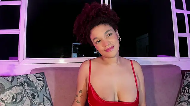 Snapshot of loladupont chatting on 09/29/25, 03:11 loladupont online show from 09/29/25, 03:11