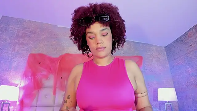 loladupont online show from 10/23/25, 03:06