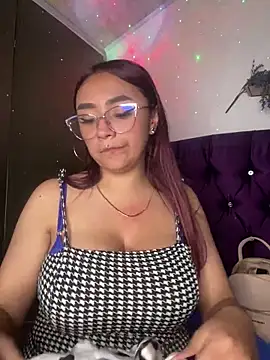 michell boobs  online show from 12/19/24, 10:21