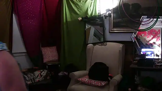 SilverandFox online show from 03/06/25, 12:30