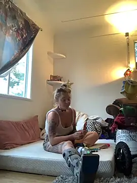 SilverandFox online show from 10/18/25, 09:59