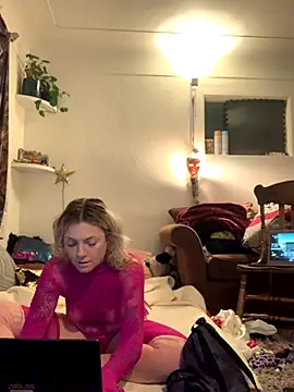 SilverandFox online show from 10/31/25, 10:49