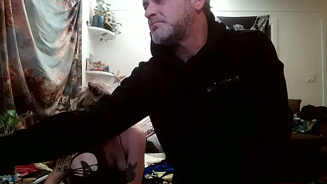 SilverandFox online show from 11/18/25, 12:20